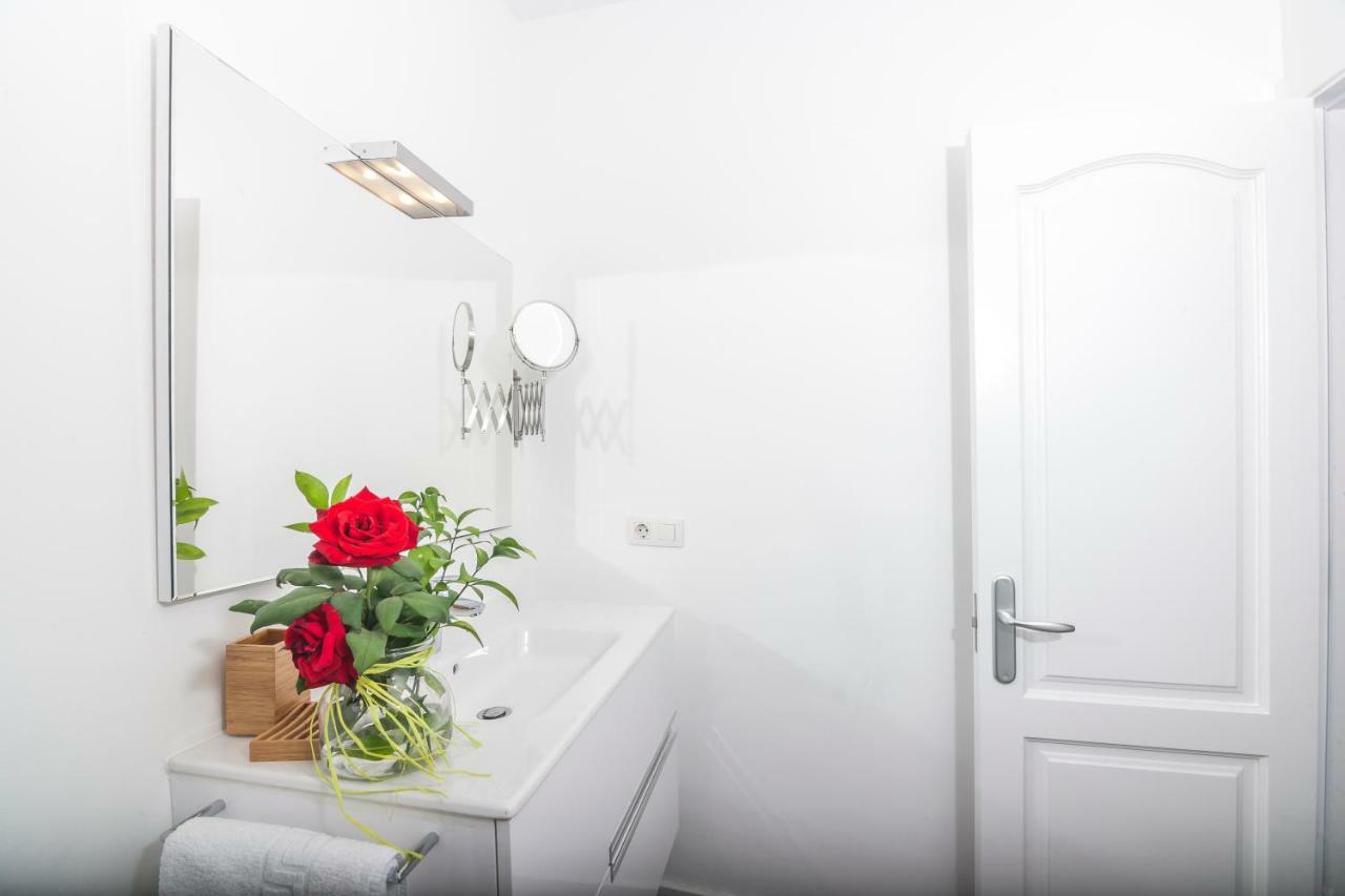 Rooms & Suites The Lighthouse Tías Εξωτερικό φωτογραφία